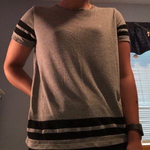 Soft gray H&M t-shirt with mesh stripes